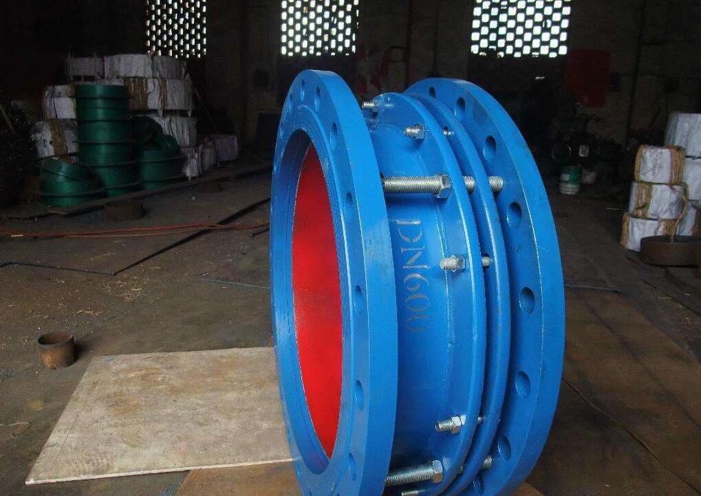 ���չܵ���s��